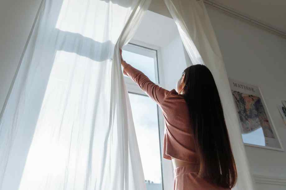 Comment réagir face à une présence régulière ?-Lampe Gras
