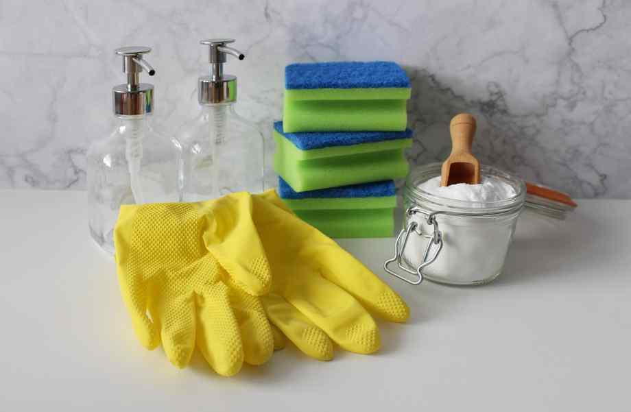 Le vinaigre blanc et le bicarbonate contre les taches et la mousse-Lampe Gras